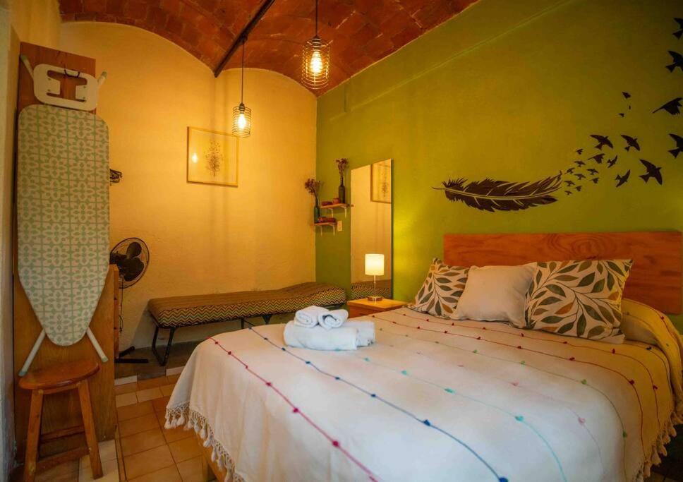 Chill Green Beautiful Downtown Area Tv Good Wifi Oaxaca Luaran gambar